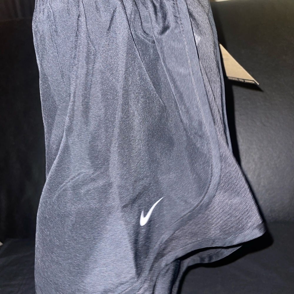 Nike Women’s 3” Tempo Dry Fit Running Shorts Size XS NWT - Picture 10 of 12